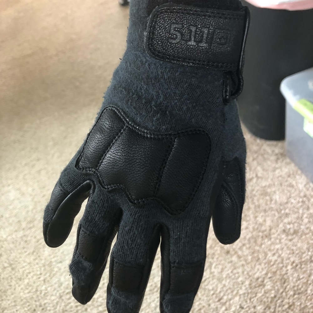 One pair of 5.11 gloves black size medium ladies